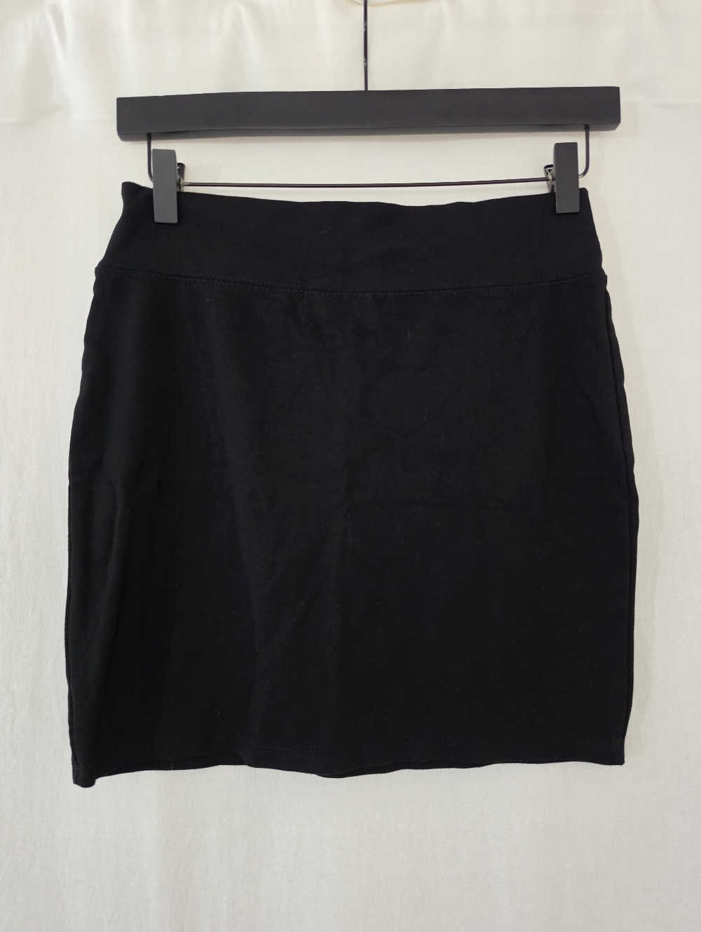 Sweet Casual Stretch Mini Skirt in Black Women’s Size M